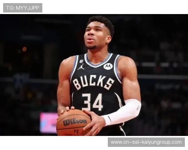 字母哥禁区单手补扣,雄鹿主场力擒热火队 字母哥禁区单手补扣,雄鹿主场力擒热火队